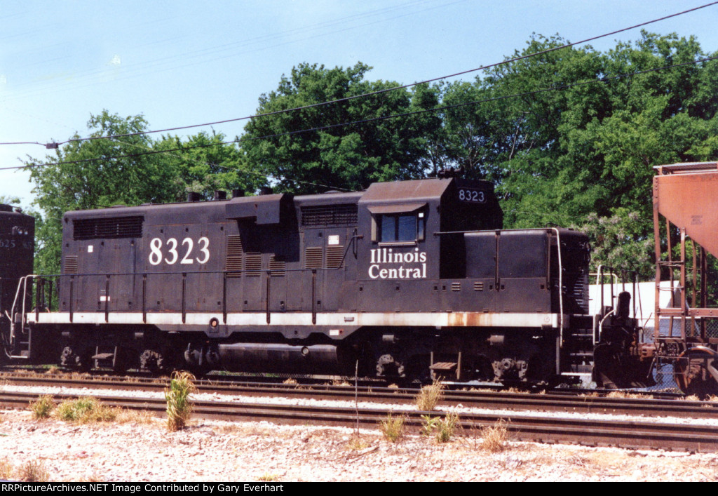 IC GP10 #8323 - Illinois Central